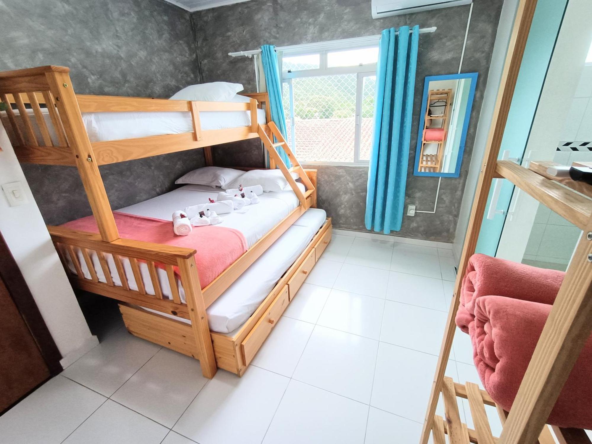Hostel Casa Da Vo Rosa Governador Celso Ramos Extérieur photo
